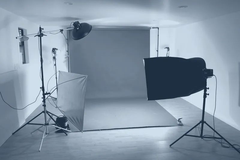 Estudio fotográfico con luces montadas